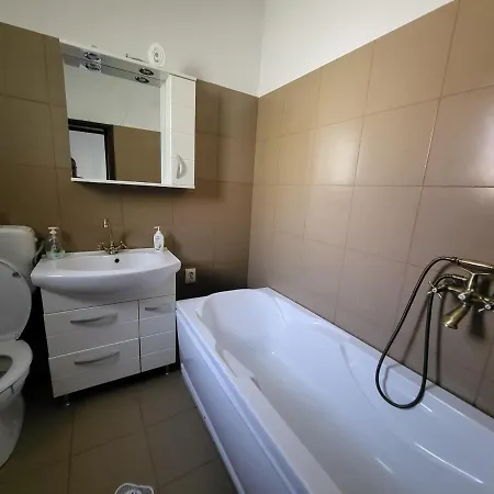 Mega Mall Monza National Arena * بوخارست