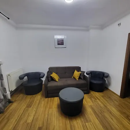 Mega Mall Monza National Arena شقة